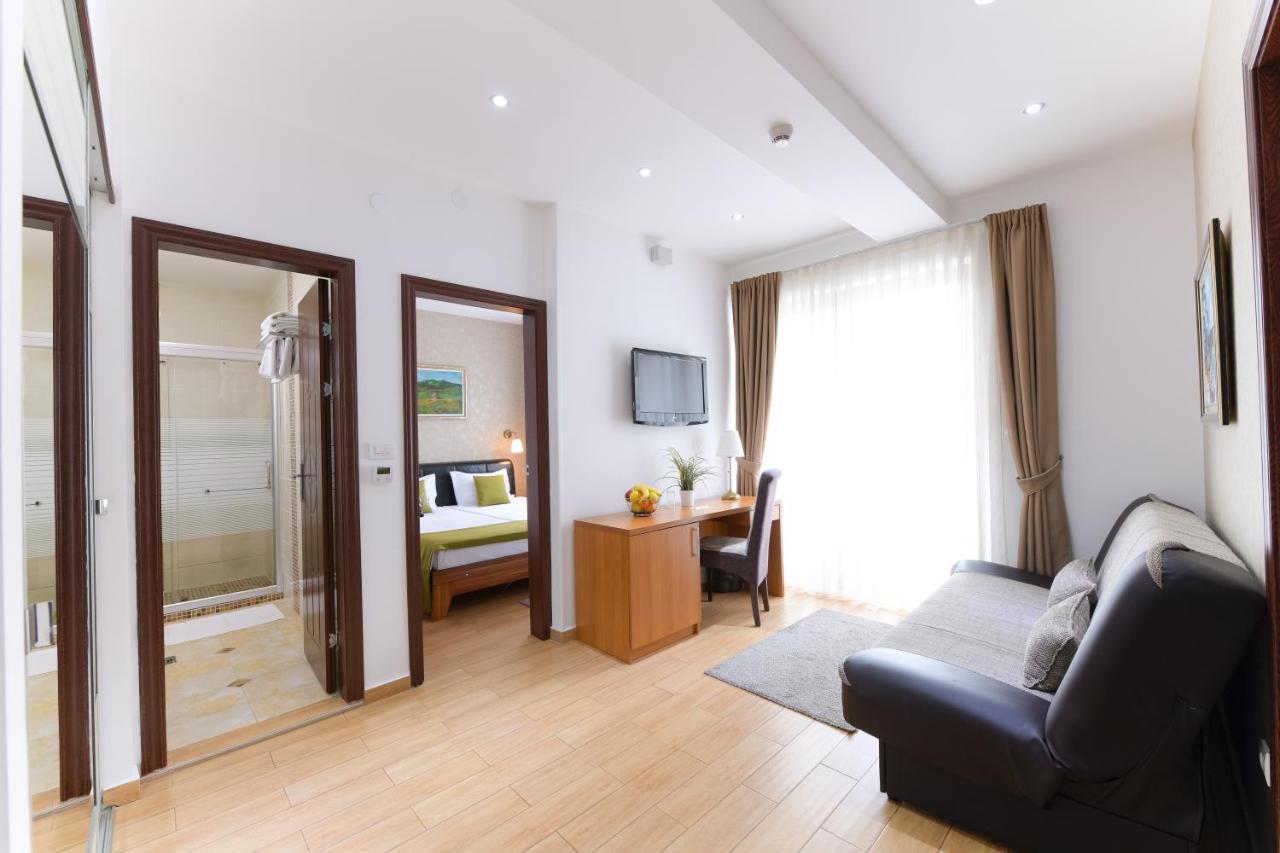 Hotel Iris